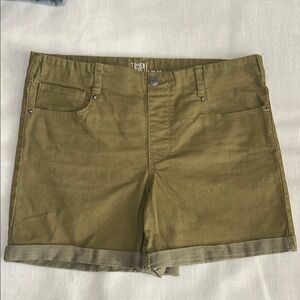 Time and Tru Green Cargo Shorts with Mid-Rise Waist